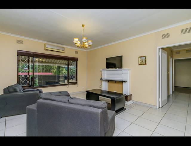 3 BEDROOM TOWNHOUSE FOR SALE IN THE WOLDS